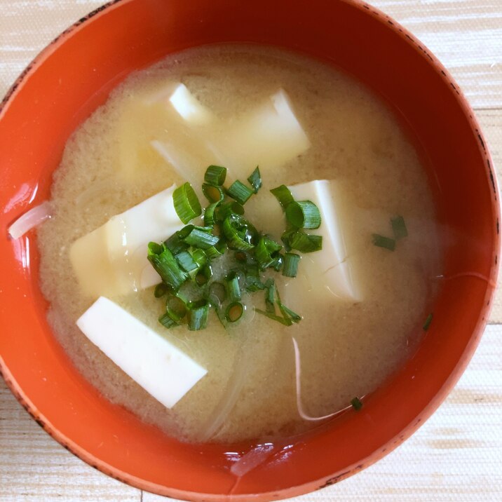 母の日に！豆腐と玉ねぎのお味噌汁